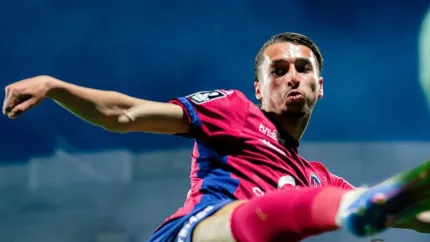 Clermont Foot : fin de saison pour Maïdine Douane, blessé après le match à Rodez Clermont Foot : fin de saison pour Maïdine Douane, blessé après le match à Rodez