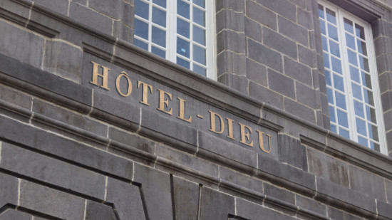 Clermont-Ferrand : la piste du suicide privil&eacute;gi&eacute;e apr&egrave;s la mort d'un jeune homme &agrave; l'H&ocirc;tel-Dieu [MISE A JOUR]