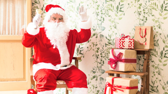 Cantal : la mamie vole un P&egrave;re No&euml;l d'un m&egrave;tre &agrave; Carrefour Market