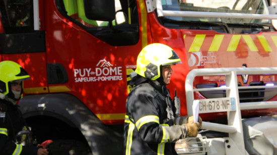Puy-de-D&ocirc;me : une menuiserie ravag&eacute;e par un incendie &agrave; Besse