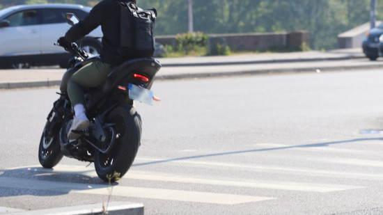 Refus d’obtempérer, alcool, conduite sans permis avec son fils de 9 ans : un motard condamné dans le Puy-de-Dôme
