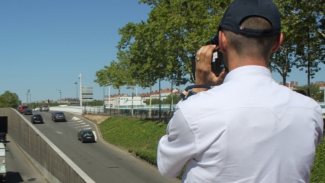 149 km/h au lieu de 50 : un garagiste test&eacute; avec une Jaguar &agrave; Riom