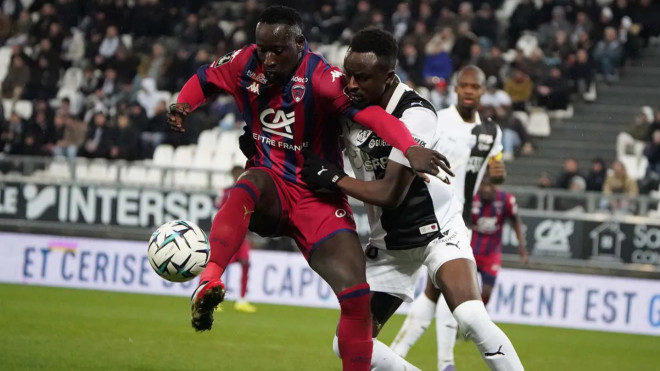 Apr&egrave;s la quatri&egrave;me d&eacute;faite du Clermont Foot &agrave; Amiens (4-3), l'ombre de la rel&eacute;gation de retour
