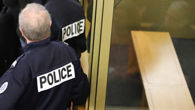 Clermont-Ferrand : il séquestre son hôte, l’agresse, lui fait acheter de la drogue et écope de dix ans de prison Clermont-Ferrand : il séquestre son hôte, l’agresse, lui fait acheter de la drogue et écope de dix ans de prison