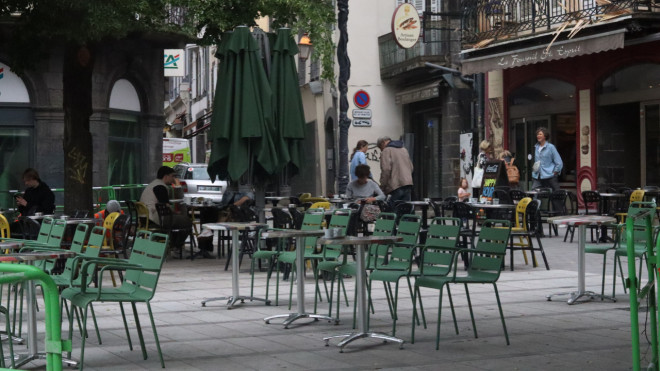 Coupe du monde de football : une f&ecirc;te populaire g&acirc;ch&eacute;e par les mesures de s&eacute;curit&eacute; &agrave; Clermont-Ferrand ?