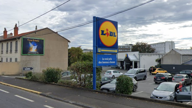 Ivre, elle agresse le vigile et la directrice d&rsquo;un Lidl &agrave; Clermont-Ferrand