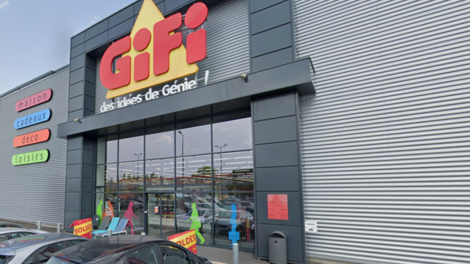 Ivre, il vole des bonbons chez Gifi à Clermont-Ferrand : la police le retrouve endormi sur un transat Ivre, il vole des bonbons chez Gifi à Clermont-Ferrand : la police le retrouve endormi sur un transat