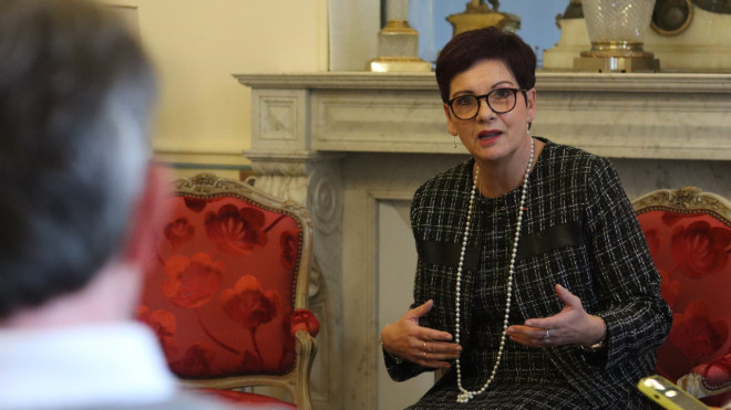 La nouvelle pr&eacute;f&egrave;te du Puy-de-D&ocirc;me, Anne Frackowiak-Jacobs, prend ses fonctions dans un contexte tendu