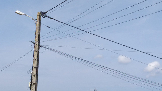 Lezoux : un accident provoque la chute d'un poteau, le quartier est priv&eacute; d'&eacute;lectricit&eacute;
