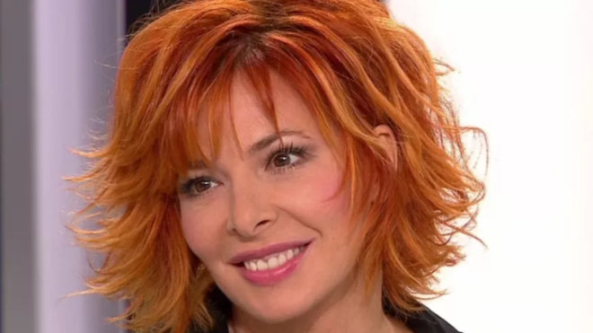 Mylène Farmer bientôt de retour ? Les fans surveillent la fin de semaine Mylène Farmer bientôt de retour ? Les fans surveillent la fin de semaine