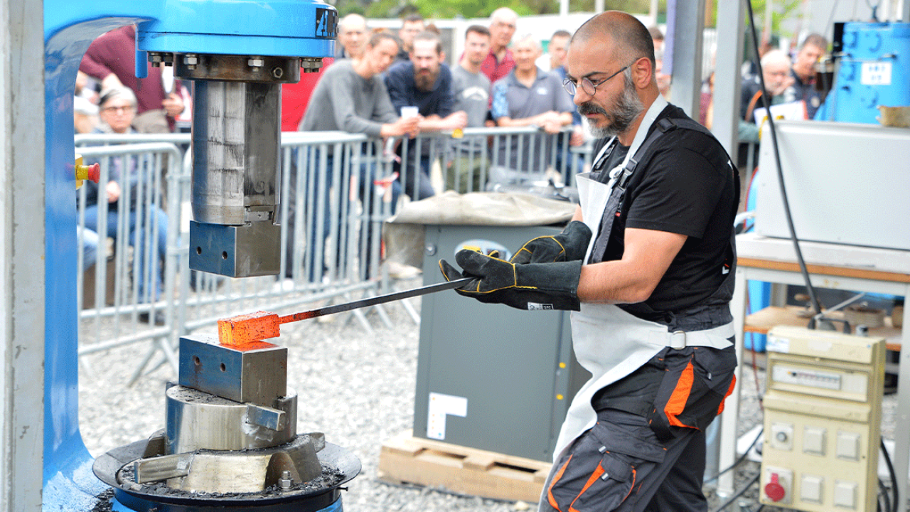 Coutellia 2025. Des forgerons du monde entier se réunissent à Thiers Coutellia 2025. Des forgerons du monde entier se réunissent à Thiers