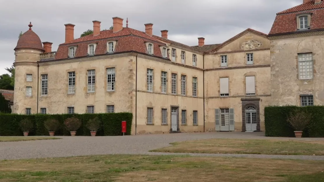 ESCAPADES EN AUVERGNE - Le château de Parentignat, le petit Versailles Auvergnat