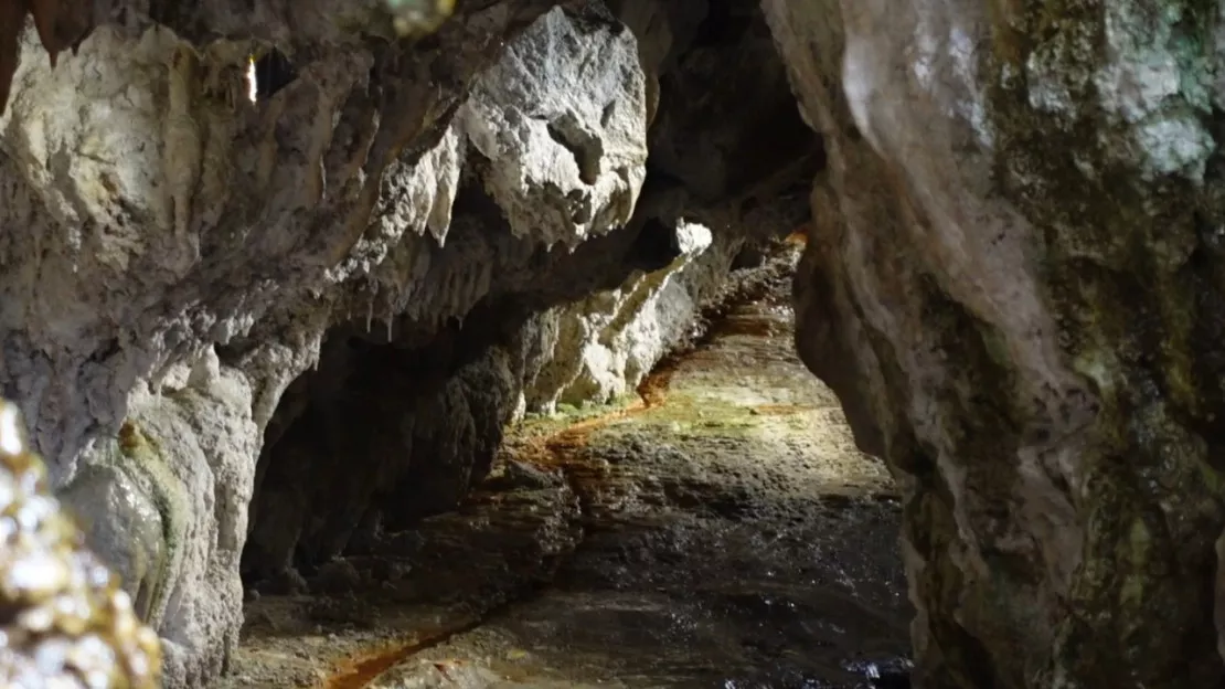 ESCAPADES EN AUVERGNE - Les Grottes du Cornadore, des thermes gallo-romains fascinants à Saint-Nectaire