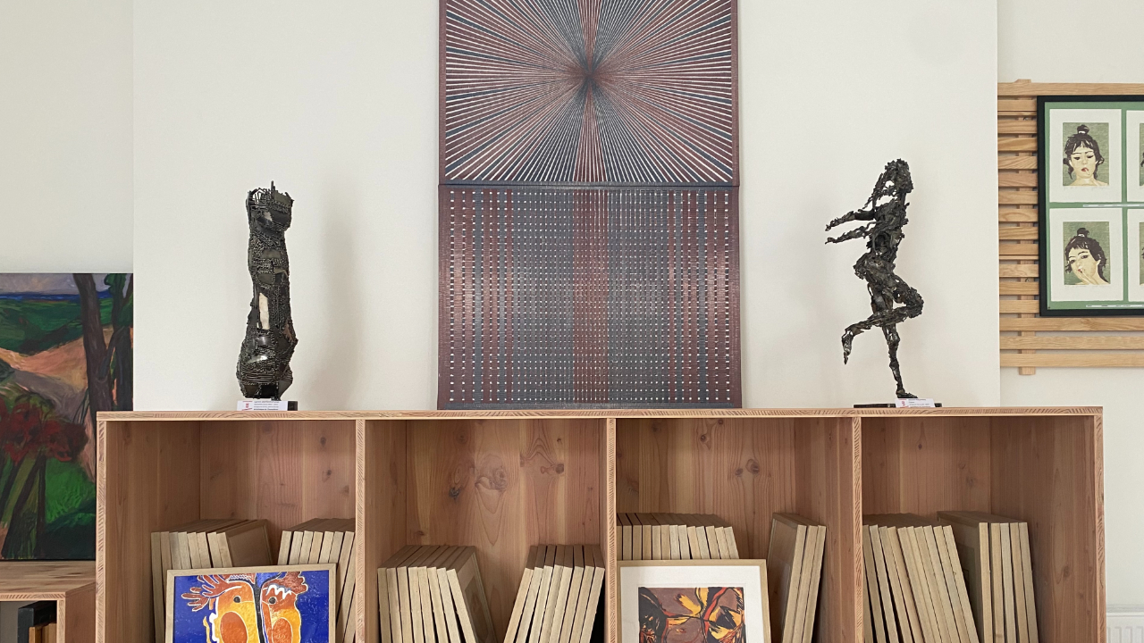 ESCAPADES EN AUVERGNE : Artothèque, une bibliothèque...mais pour les œuvres d'art ! ESCAPADES EN AUVERGNE : Artothèque, une bibliothèque...mais pour les œuvres d'art !