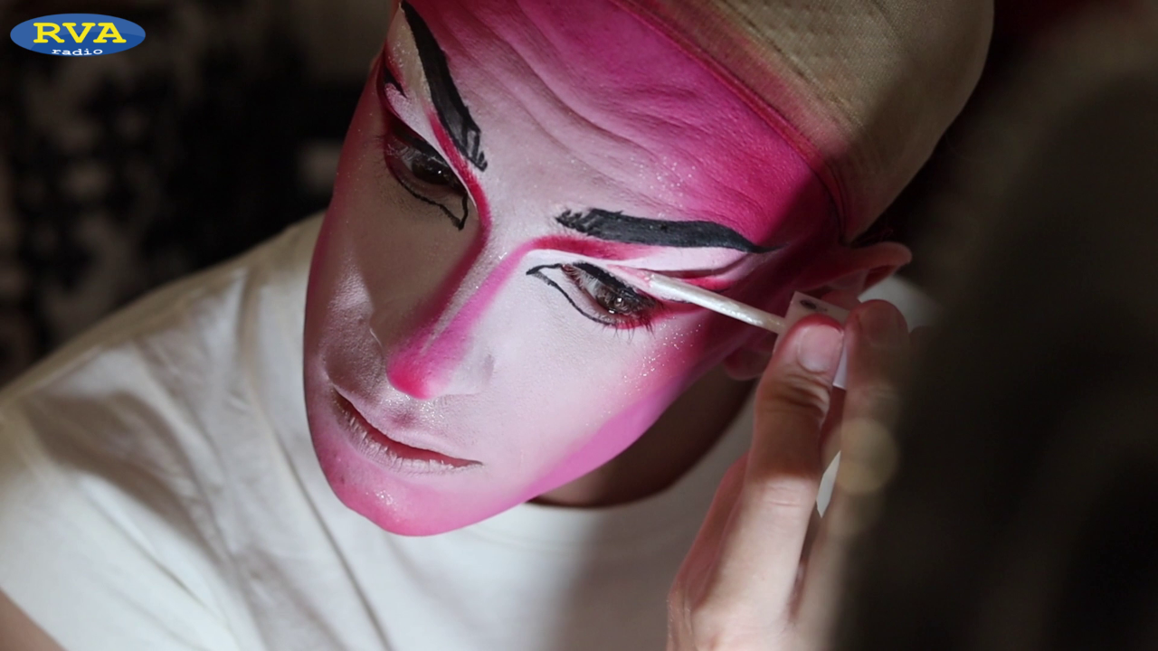 ESCAPADES EN AUVERGNE - Dans les coulisses d'un Drag Show à Clermont-Ferrand (63) ESCAPADES EN AUVERGNE - Dans les coulisses d'un Drag Show à Clermont-Ferrand (63)