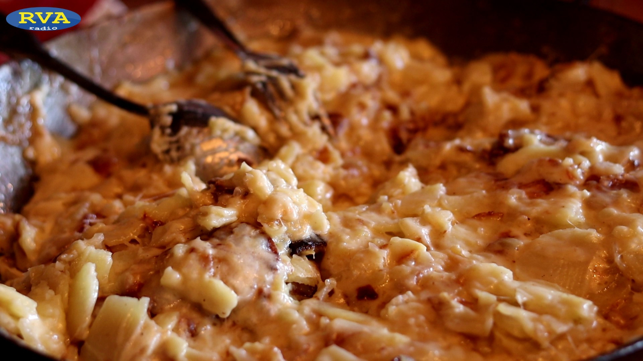 ESCAPADES EN AUVERGNE : La truffade, recette d'un plat emblématique de l'Auvergne ESCAPADES EN AUVERGNE : La truffade, recette d'un plat emblématique de l'Auvergne