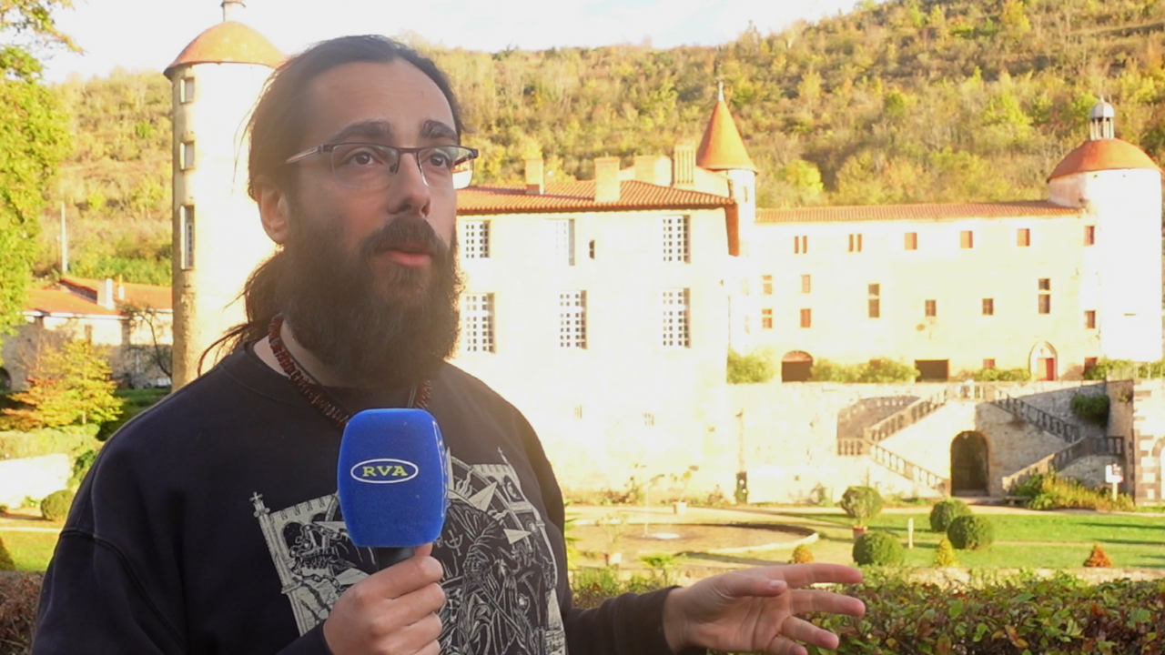 ESCAPADES EN AUVERGNE – Le Château de la Batisse ESCAPADES EN AUVERGNE – Le Château de la Batisse