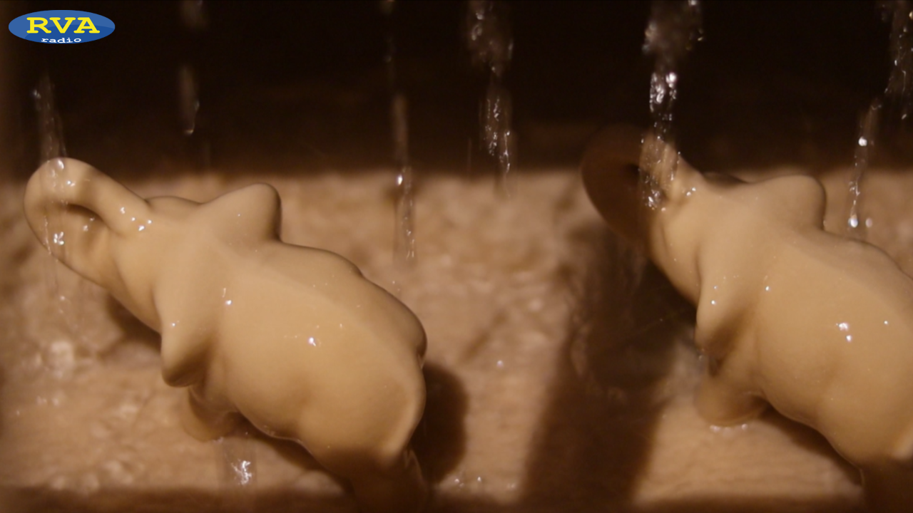 ESCAPADES EN AUVERGNE - Les Fontaines Pétrifiantes de Saint-Nectaire transforment l'eau en pierre
