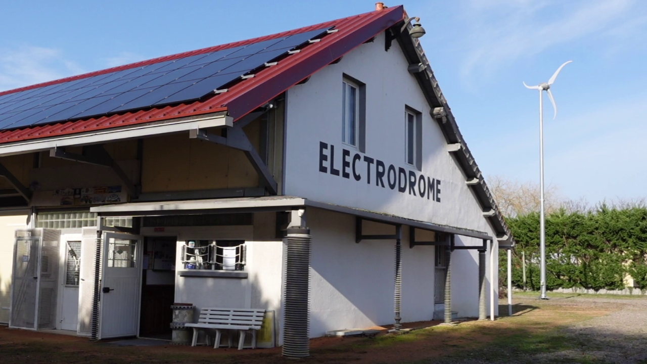 ESCAPADES EN AUVERGNE - Visite de l'Electrodrome à Magnet (03), premier village électrifié de France