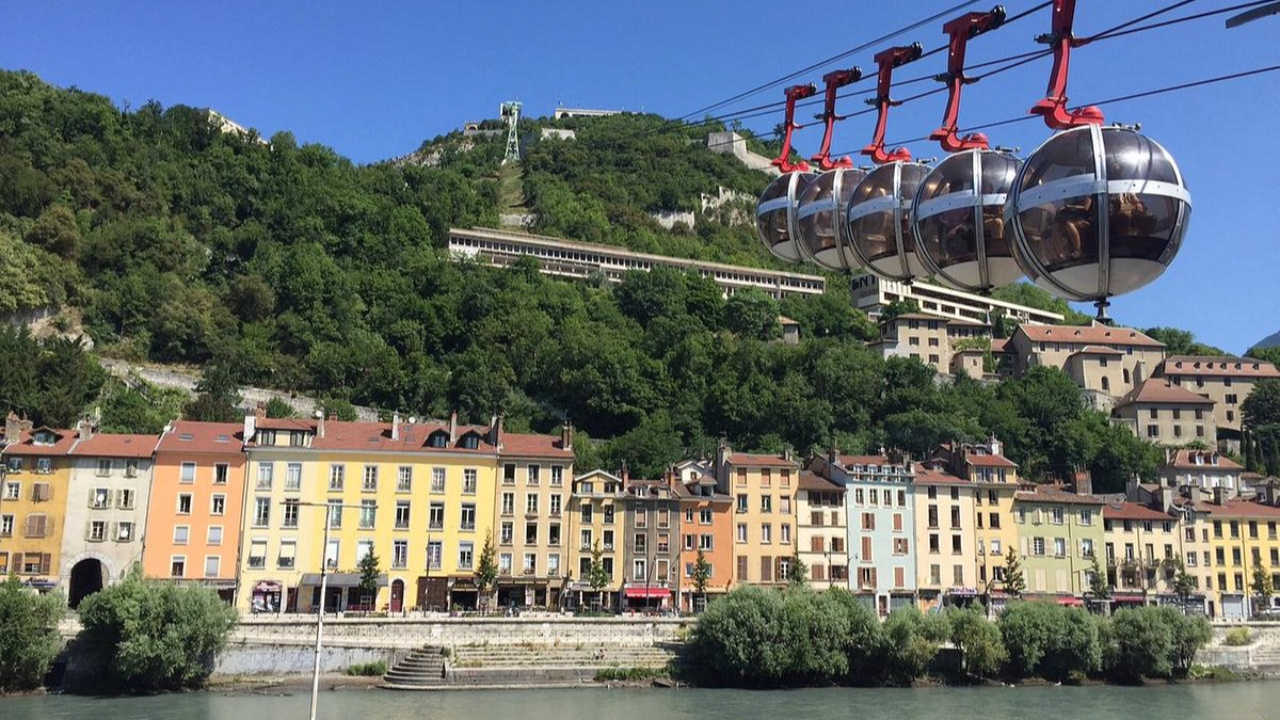 Évadez-vous en Auvergne-Rhône-Alpes à bord du Téléphérique Grenoble-Bastille !