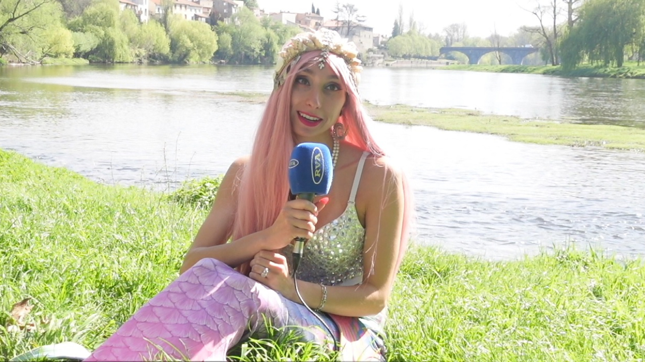 REPORTAGE - Plongée dans l'univers du mermaiding avec la Sirène Auvergnate REPORTAGE - Plongée dans l'univers du mermaiding avec la Sirène Auvergnate