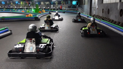 ESCAPADES EN AUVERGNE : Le karting électrique ! ESCAPADES EN AUVERGNE : Le karting électrique !